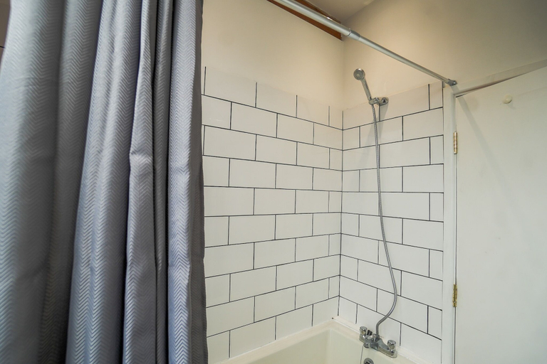 Bathroom 3, Sleeps8-familyfriendly-4bed-centralsheffield, Sheffield