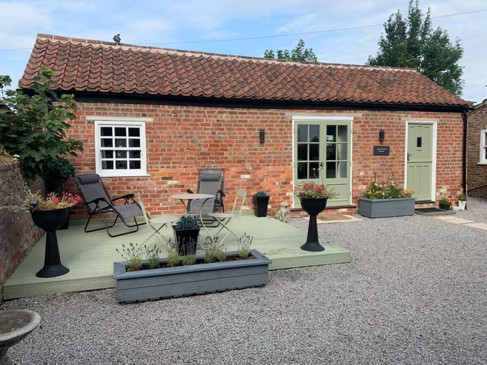 Terrace/patio 5, Bungalow Sleeps 2 With Garden, Lincolnshire