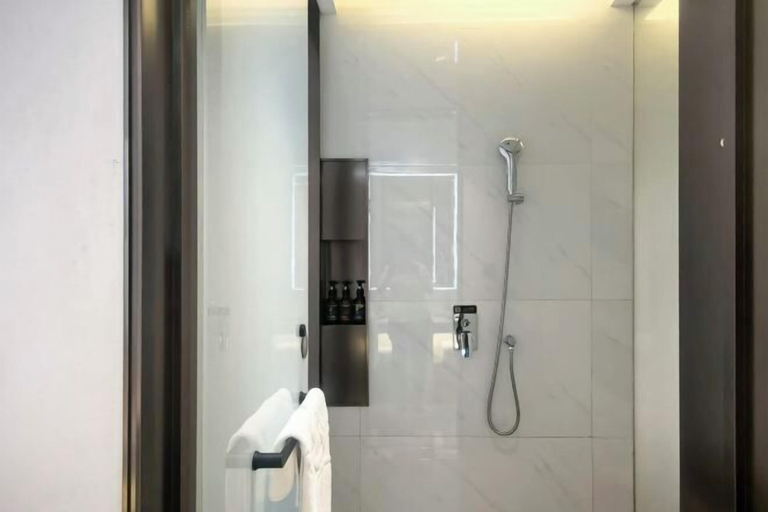 Bathroom 4, Congtai Grand Hotel, Handan
