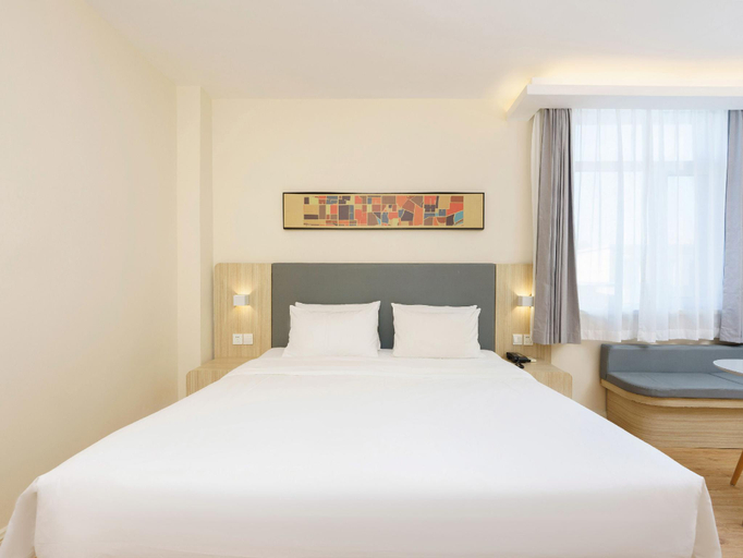 4, HanTing Hotel (Dalian North Station), Dalian