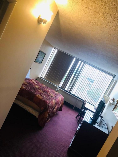 Bedroom 2, City Line Hotel, Philadelphia