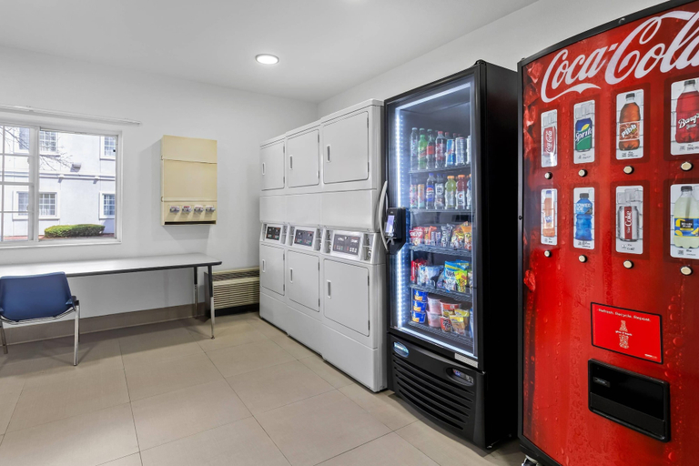 Food & Drinks 5, Suburban Studios Fishers Indianapolis, Hamilton