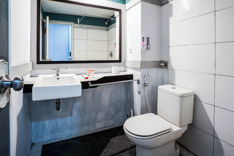 Bathroom 5, Hotel Prince Boulevard, Manado