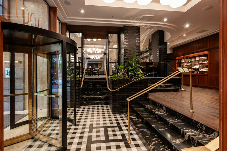 Public Area, Heathman Hotel, Multnomah