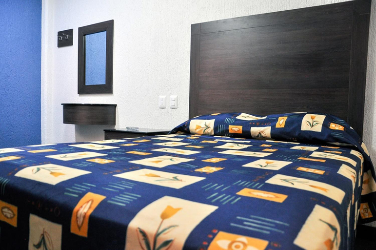 Others 5, Hotel Acapulco, León