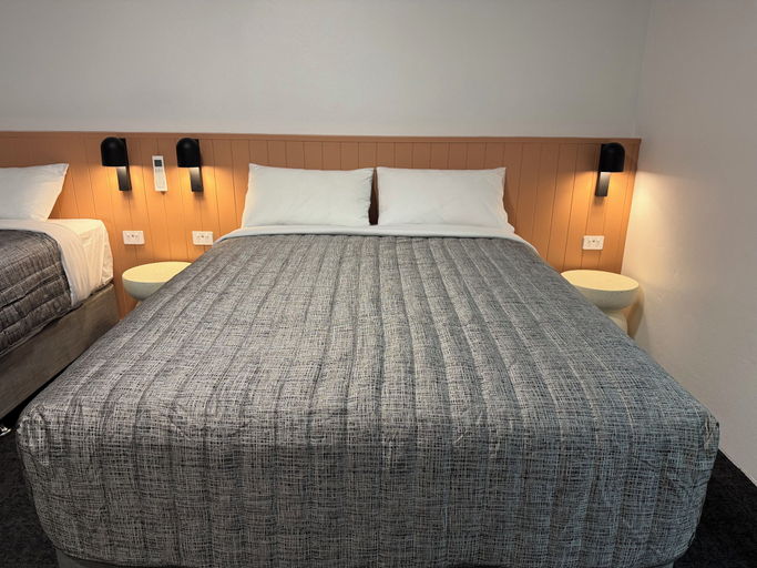 Room 5, Southern Skies Motel, Blayney