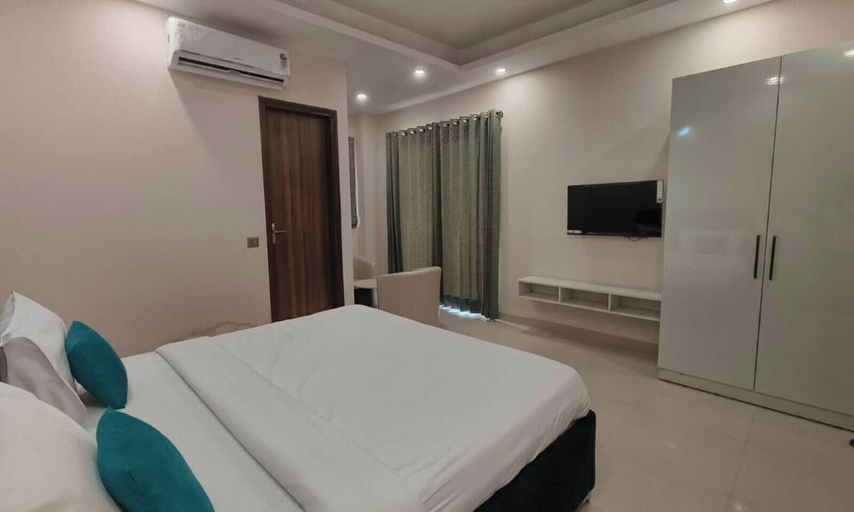 Room 4, Tipsyy Inn Suites 024, Gurgaon