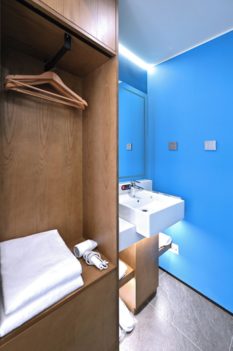 Bathroom 4, Xihai Bamboo Yard Courtyard, Beijing