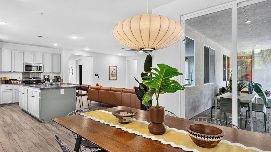 Interior 3, The Encore by Avantstay Pool + Hot Tub + Outdoor Pool Table + Fire Pit Mins to the Polo Fields, Riverside