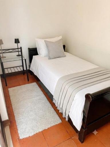 Bedroom 2, Pinewood Beach Villa- Colares, Sintra
