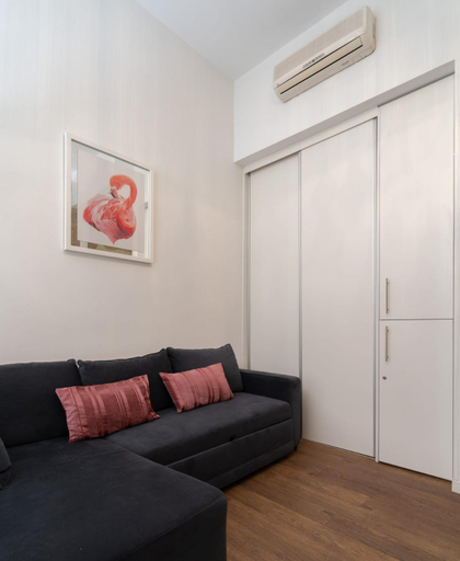 Bedroom 2, Charming Stone Wall Apt with Metro AC in Central Porto, Porto
