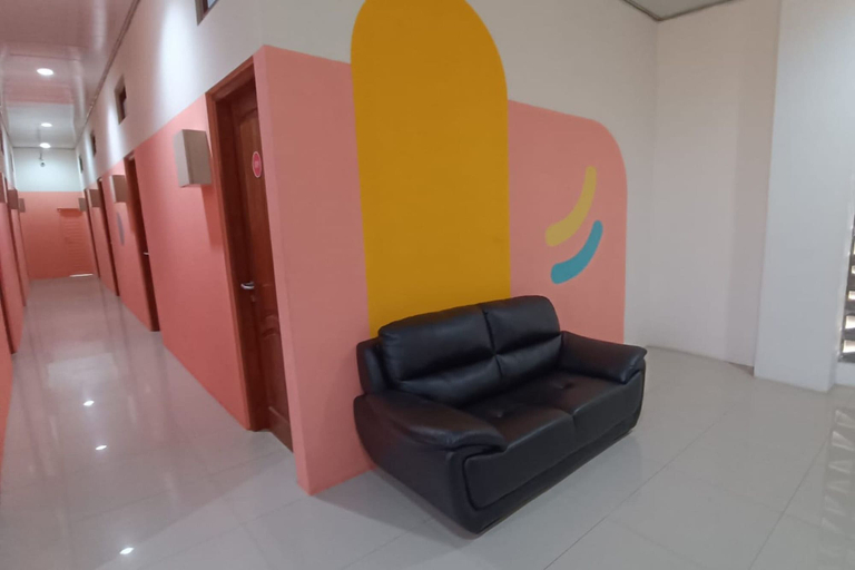 Lobby 5, Collection O near Adisutjipto Airport, Sleman
