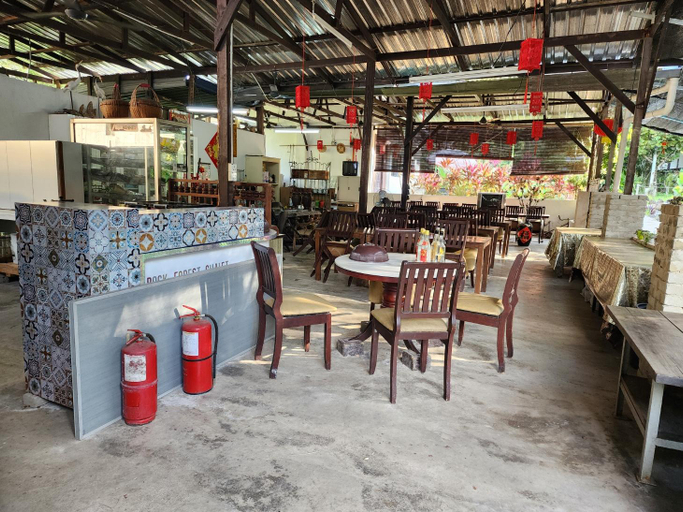 Food & Drinks 2, Rock Forest Chalet, Bentong