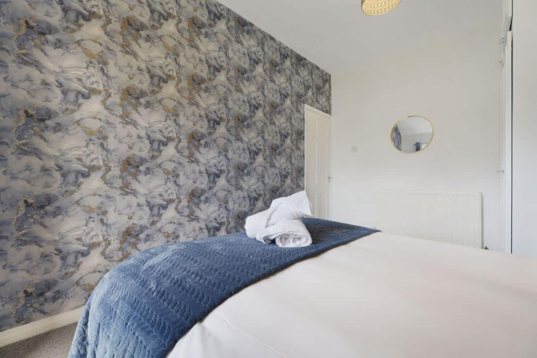 4, Work Friendly 3 Bed House with Sofa Beds Sleeps 7, Durham