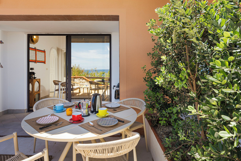 Outdoor dining 5, Seafront Collection Bungalows and Villas, Palermo
