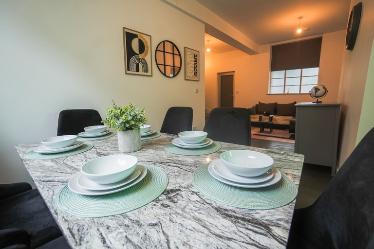 Dining, Sleeps8-familyfriendly-4bed-centralsheffield, Sheffield