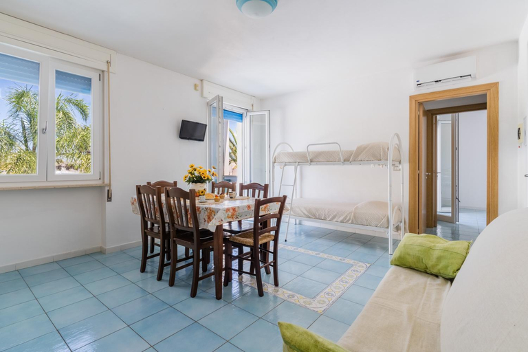 Others 5, Residence La Perla, Lecce