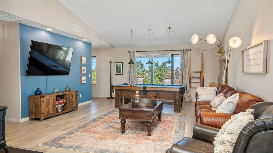 Interior 2, Casa Merlot by Avantstay Pool Table + Firepit + BBQ Eastside Paso Wine Country, San Luis Obispo