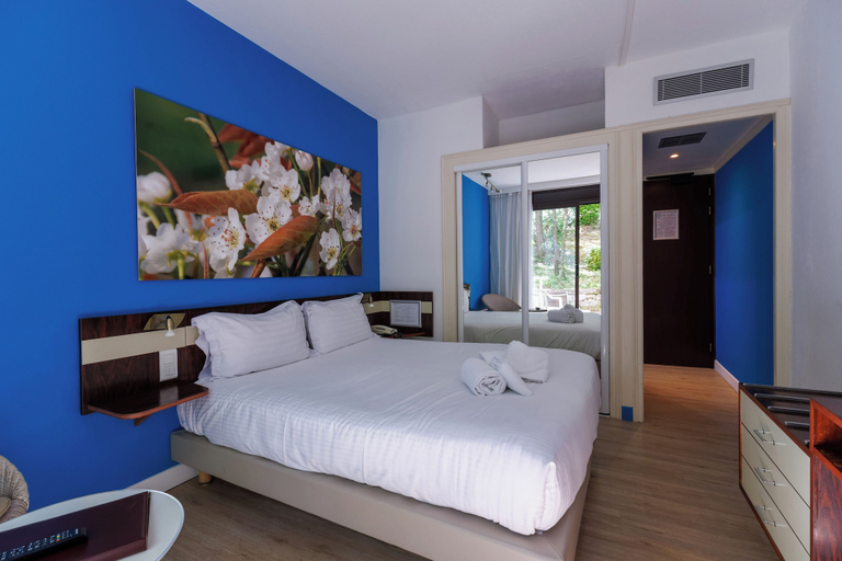 Bedroom 3, Villa Borghese, The Originals Relais, Alpes-de-Haute-Provence
