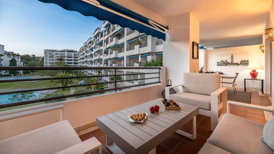 Room 4, Urban Exclusivity At Puerto Ban s, Málaga