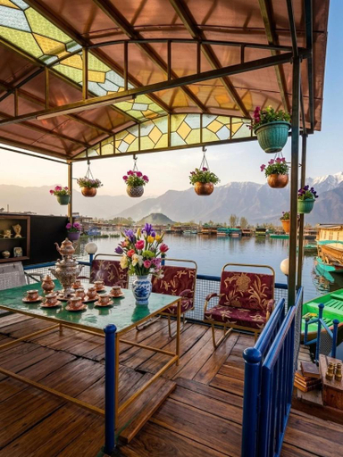 Food & Drinks 3, Pasadona Super Deluxe Houseboat, Srinagar