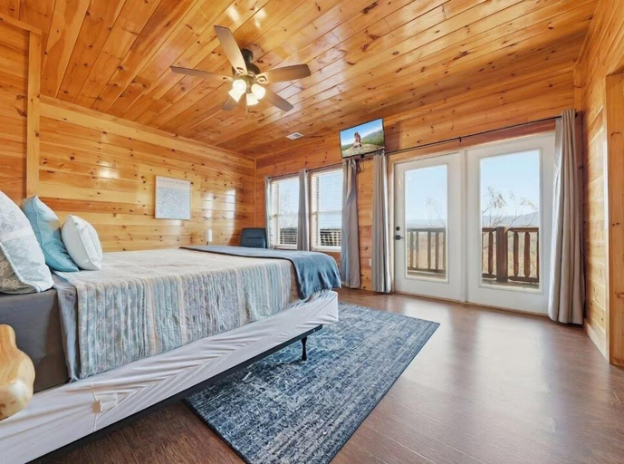 Room 5, Robin's View 5 Bedroom Cabin, Sevier