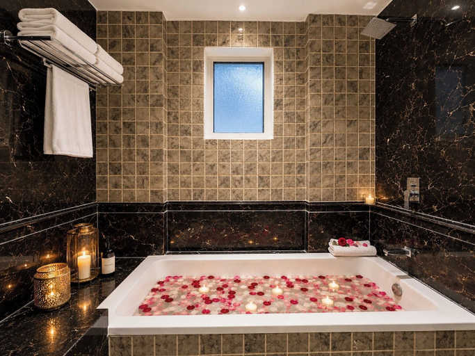 Bathroom 3, Imperial Villa By Hotel GreySky NewDelhi, Delhi