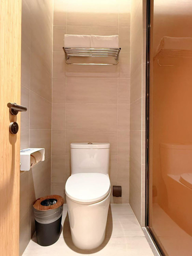 Bathroom 4, Ji Hotel Shanghai Lingang New Town, Shanghai