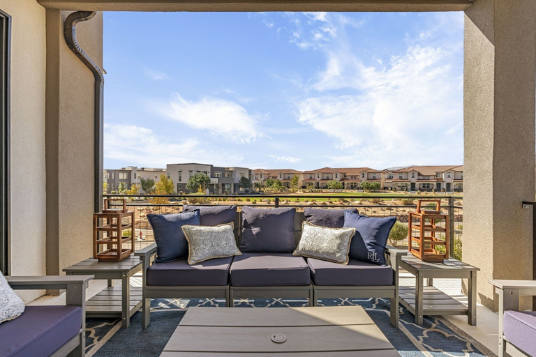 Property grounds 4, Courtside Sunsets 5 Bedroom Townhouse, Washington