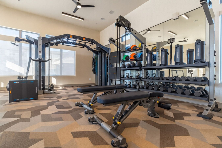 Gym 4, Homey Worker-Friendly 2BR I Pool & Gym, Grayson