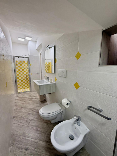 Bathroom 3, Cento Passi dal Mare, Taranto