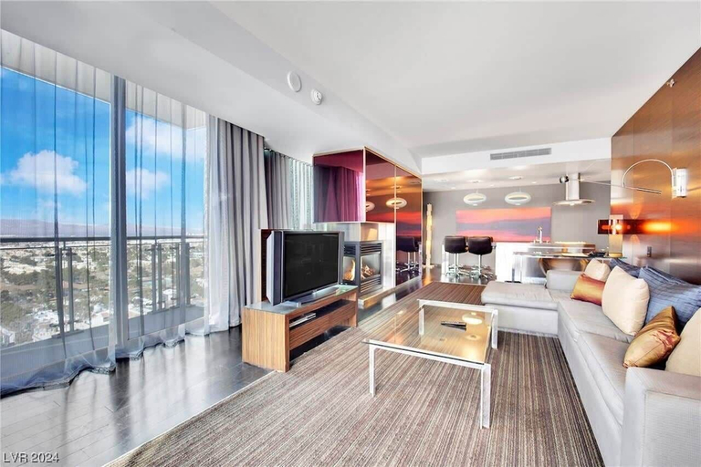 Interior 2, Palms 1 BR Strip View With Balcony, Clark