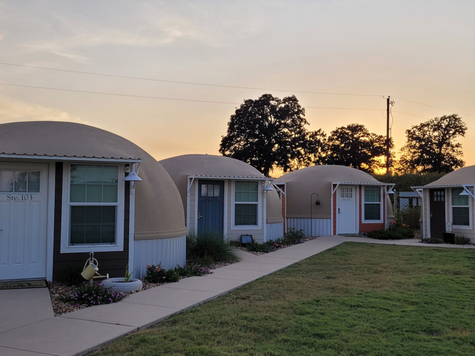 Others 4, Country Dome Suites, Austin