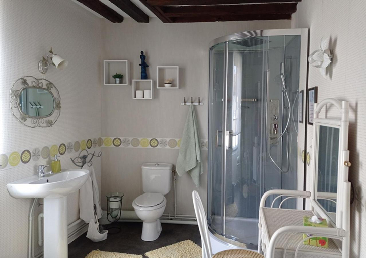 Bathroom, La FALLONNIERE, Seine-et-Marne