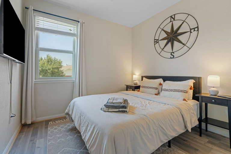 Room 2, 3BR 12 Mins to Kalahari BBQ Private Patio, Williamson