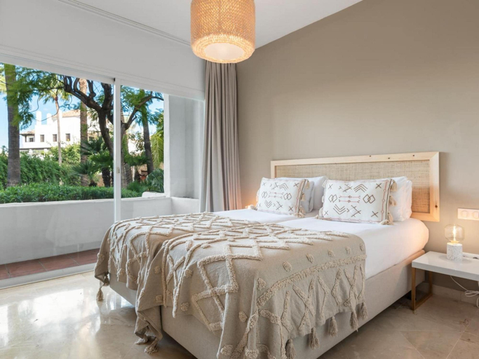 Room 4, Fant Stico Apartamento en Jardines de Ventura, Málaga