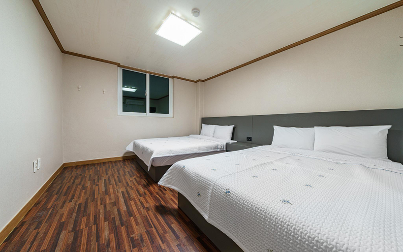 Bedroom 3, Hansol Motel, Gyeongju