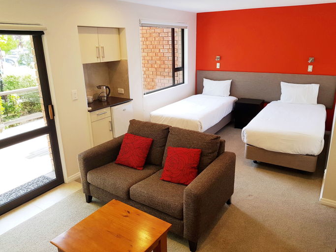 Room 3, Penrich Court, Queenstown-Lakes