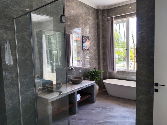 Bathroom 3, Scampi Indorus Resort, Buleleng