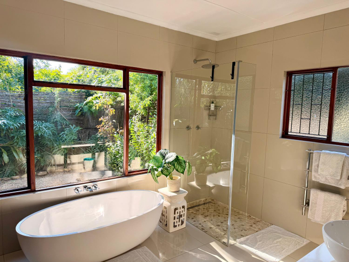 Bathroom, Ndlovu Addo River Lodge, Cacadu