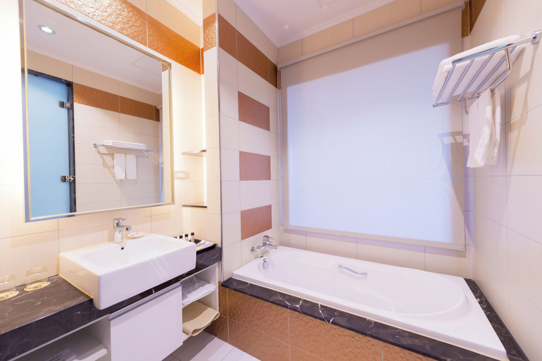 Bathroom 5, Yundeng Group, Chiayi County