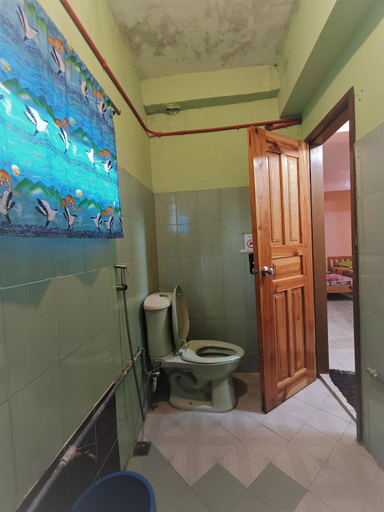 Bathroom 5, Shamrock Tavern Inn, Sagada