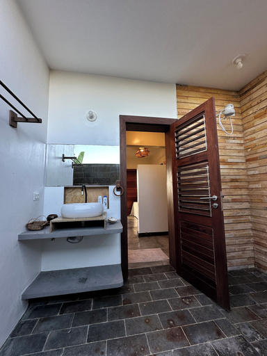 Room 3, refugio prea, Cruz