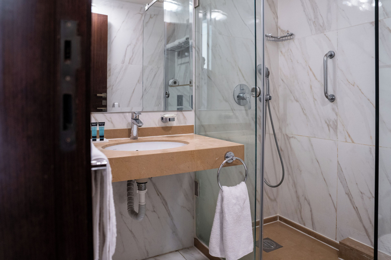 Bathroom 5, Grand Concerto Hotel, Beirut