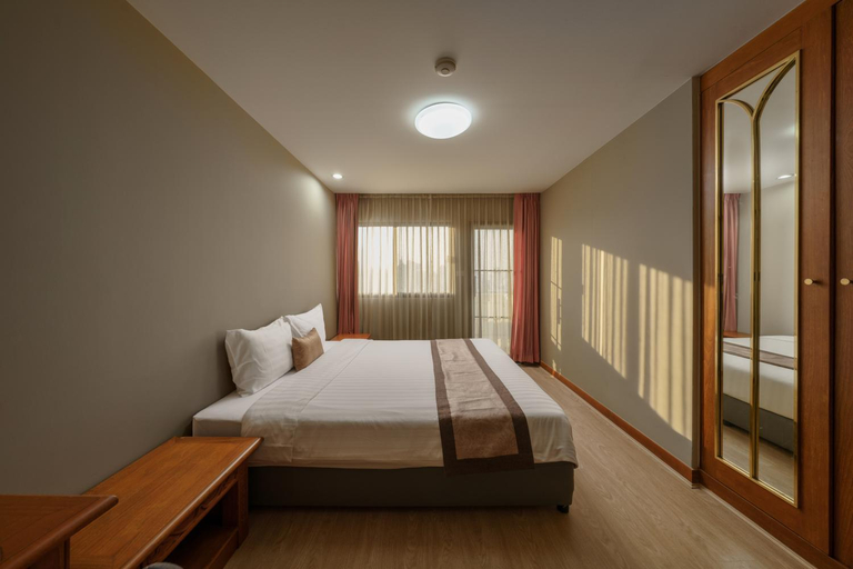 Bedroom 3, United Tower Thonglor by Aspira, Wattana