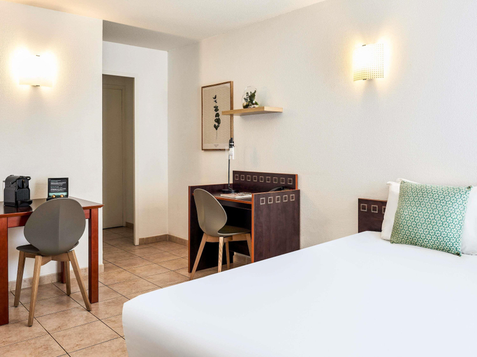 Bedroom 4, Aparthotel Adagio Access Nice Garibaldi, Alpes-Maritimes
