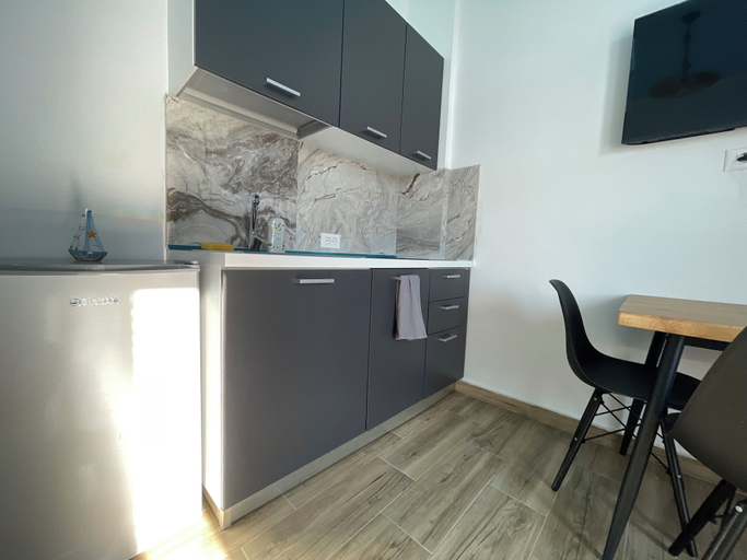 Dining 3, Sea Pearl Studios- By ENJOY TRAVEL, Kavajës