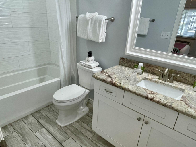 Bathroom, Beachgate Condo Suites and Hotel 218 condo, Nueces