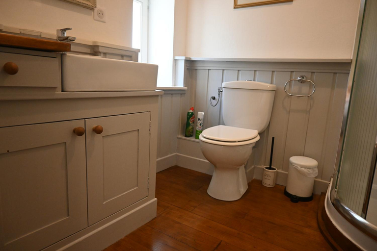 Bathroom 3, Chambre d'Hotes Le Moulin Bertrand, Dordogne