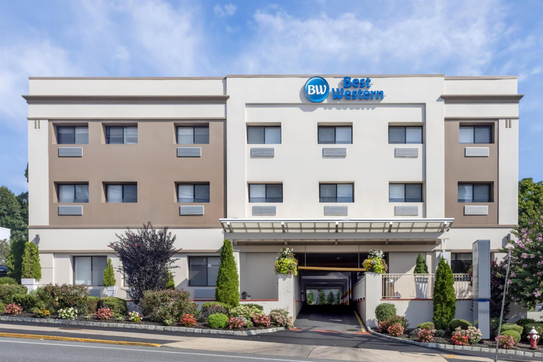 Exterior & Views 2, Best Western Roslyn-Long Island Hotel, Nassau